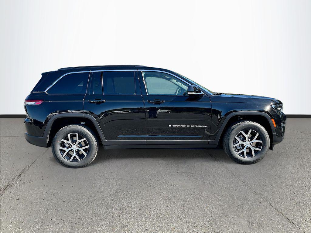 new 2025 Jeep Grand Cherokee car, priced at $39,787
