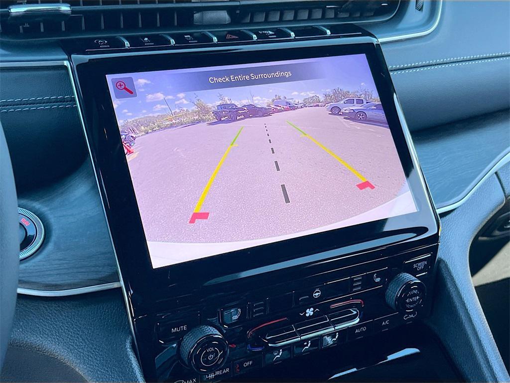 new 2025 Jeep Grand Cherokee car, priced at $41,922