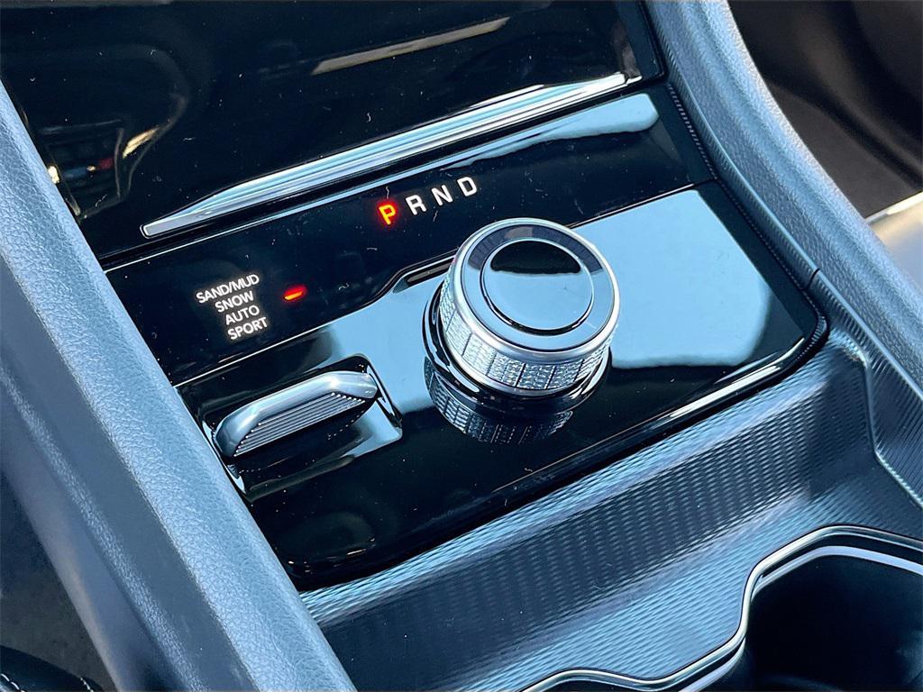 new 2025 Jeep Grand Cherokee car, priced at $41,922