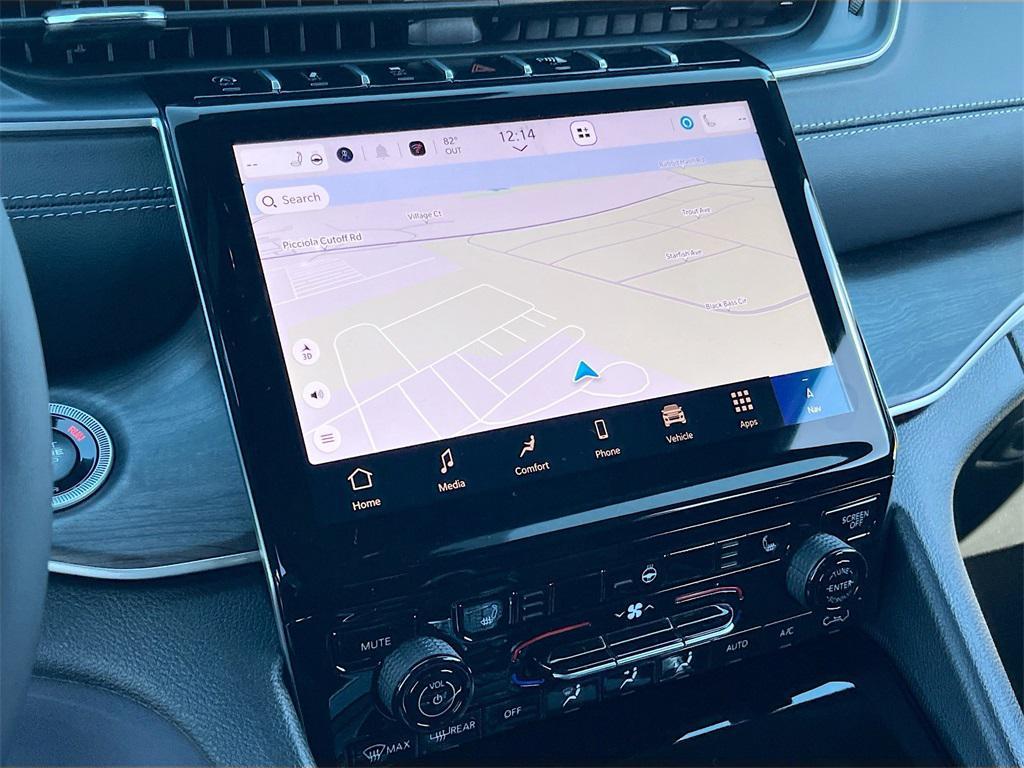 new 2025 Jeep Grand Cherokee car, priced at $41,922