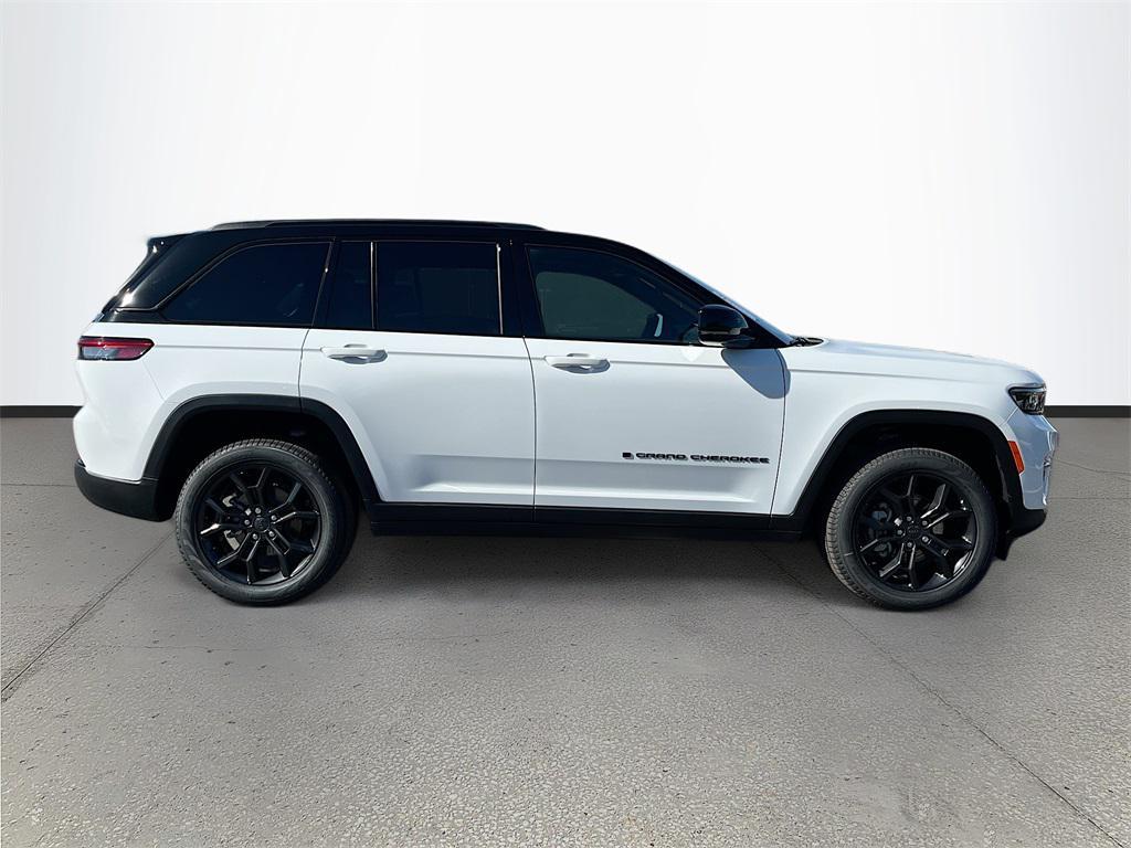 new 2025 Jeep Grand Cherokee car, priced at $41,922
