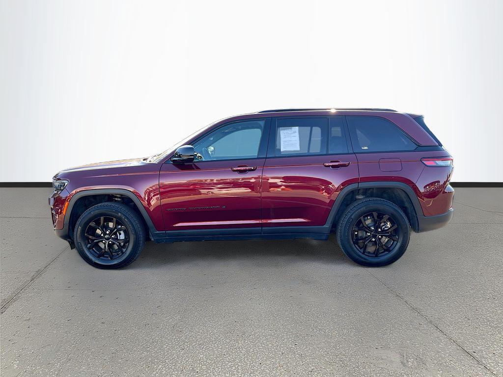 used 2025 Jeep Grand Cherokee car, priced at $34,591