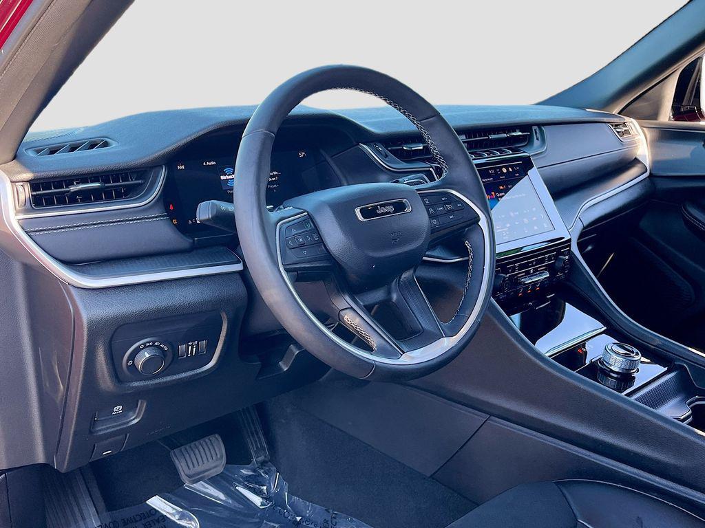 used 2025 Jeep Grand Cherokee car, priced at $34,591