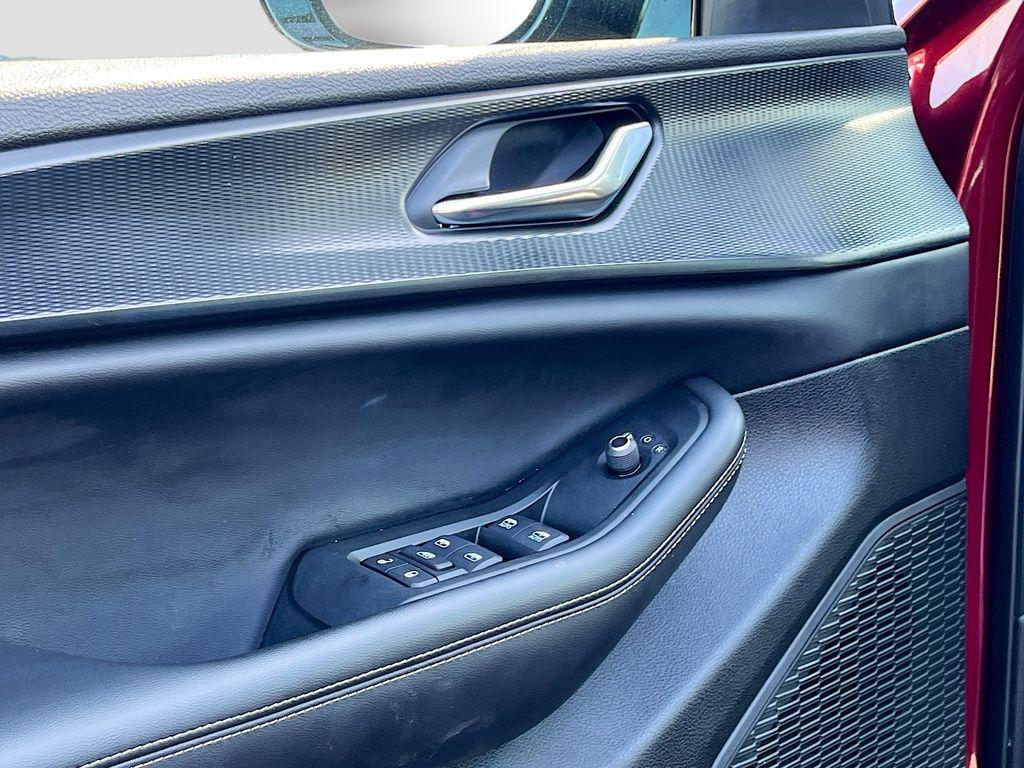 used 2025 Jeep Grand Cherokee car, priced at $34,591