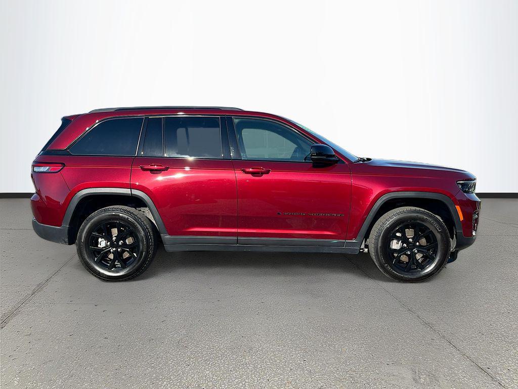 used 2025 Jeep Grand Cherokee car, priced at $34,591
