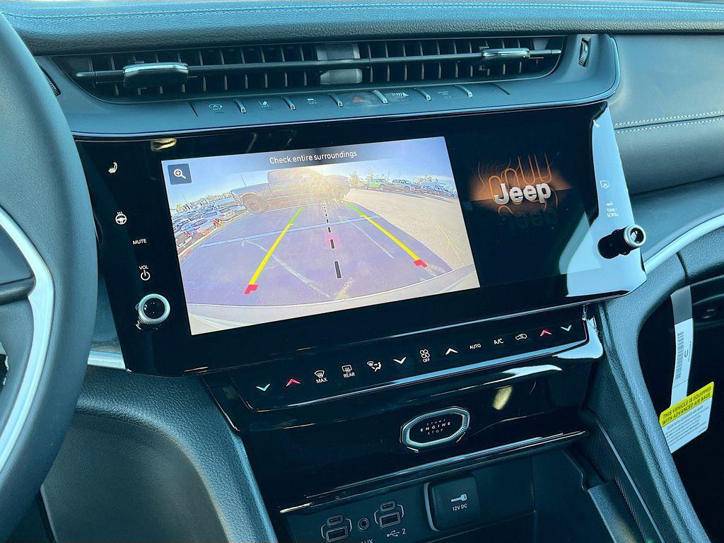 new 2026 Jeep Grand Cherokee car, priced at $41,722