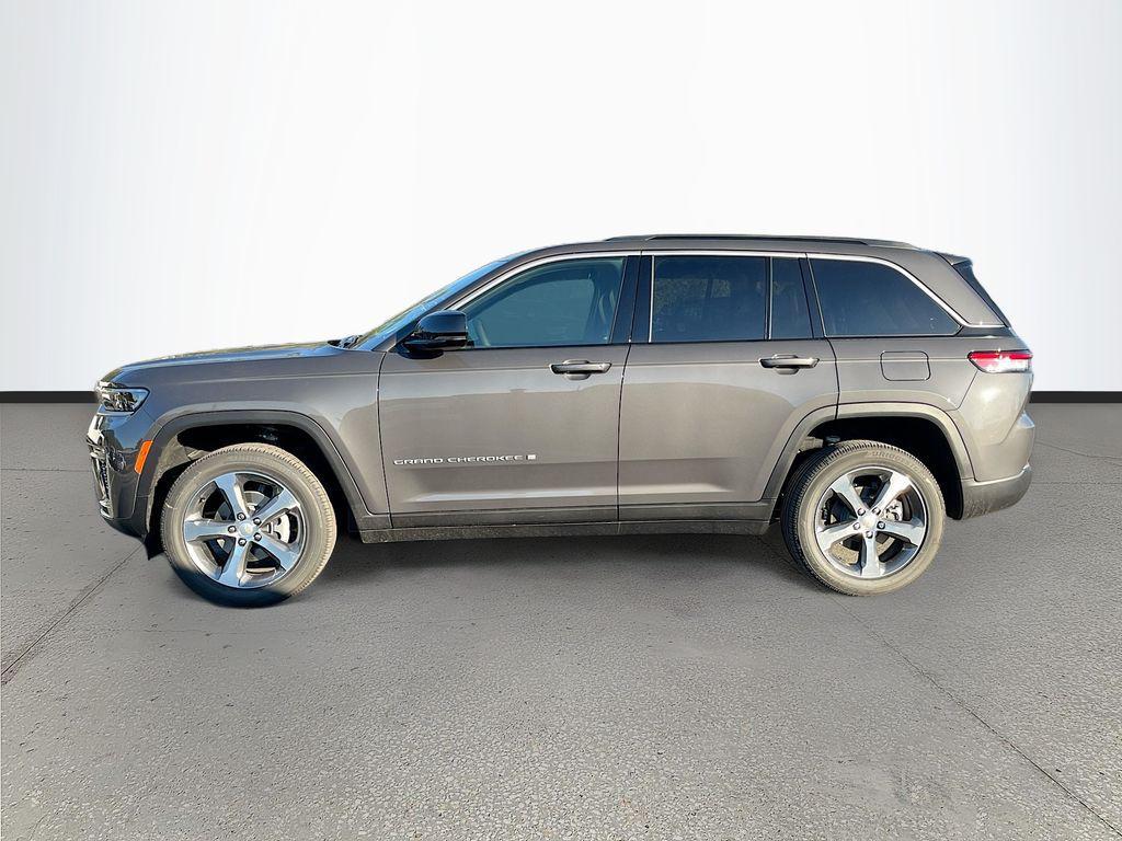 new 2026 Jeep Grand Cherokee car, priced at $41,722