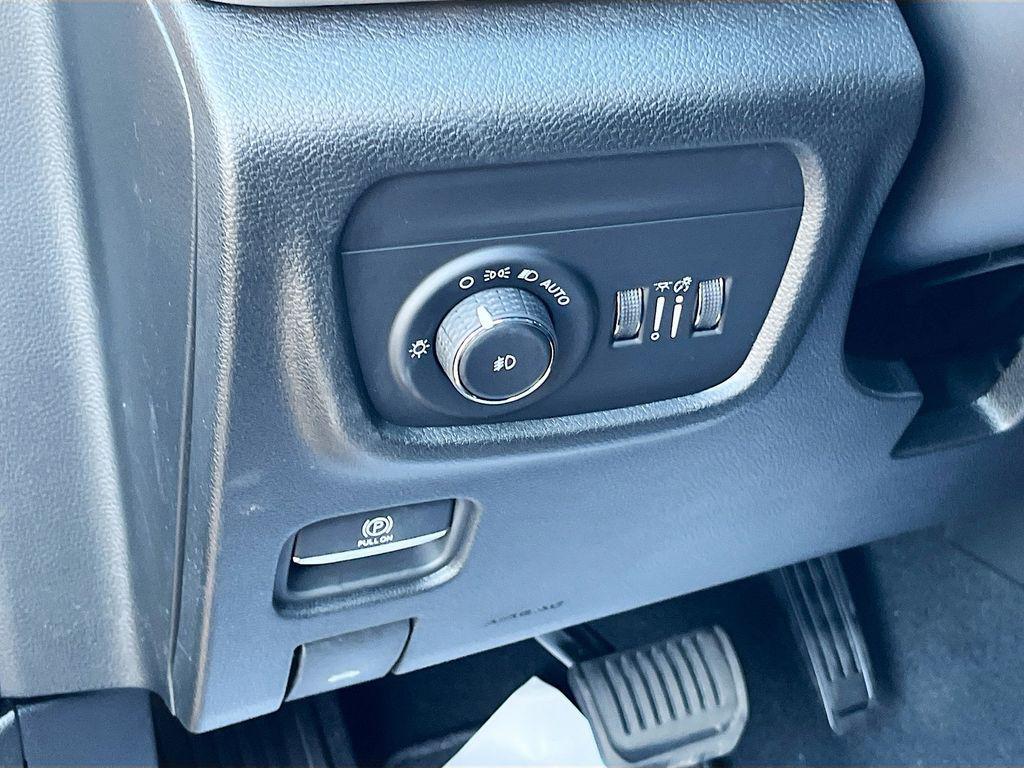 new 2026 Jeep Grand Cherokee car, priced at $41,722