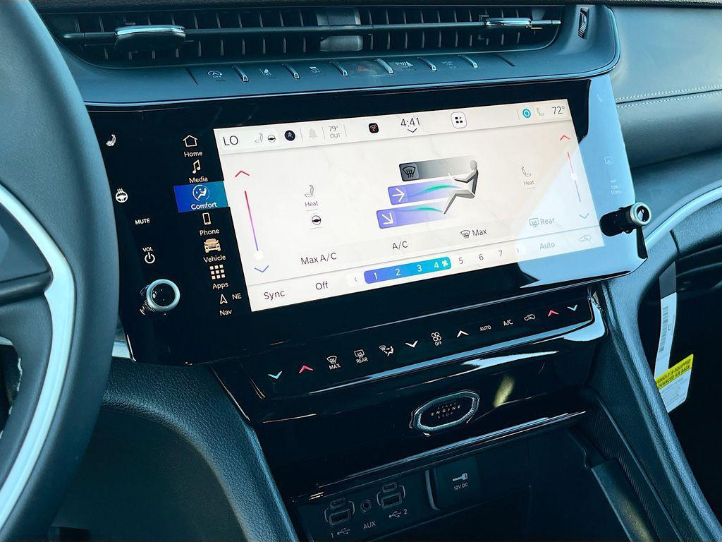 new 2026 Jeep Grand Cherokee car, priced at $41,722