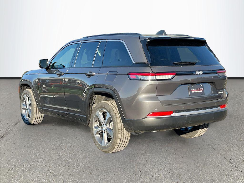 new 2026 Jeep Grand Cherokee car, priced at $41,722