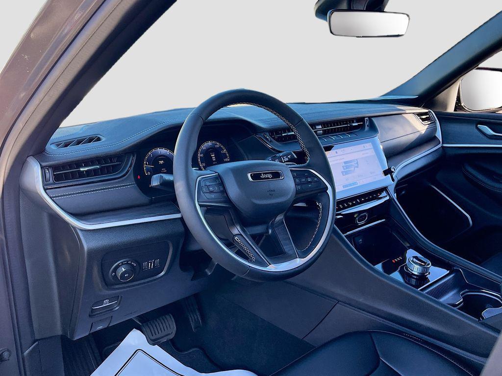 new 2026 Jeep Grand Cherokee car, priced at $41,722