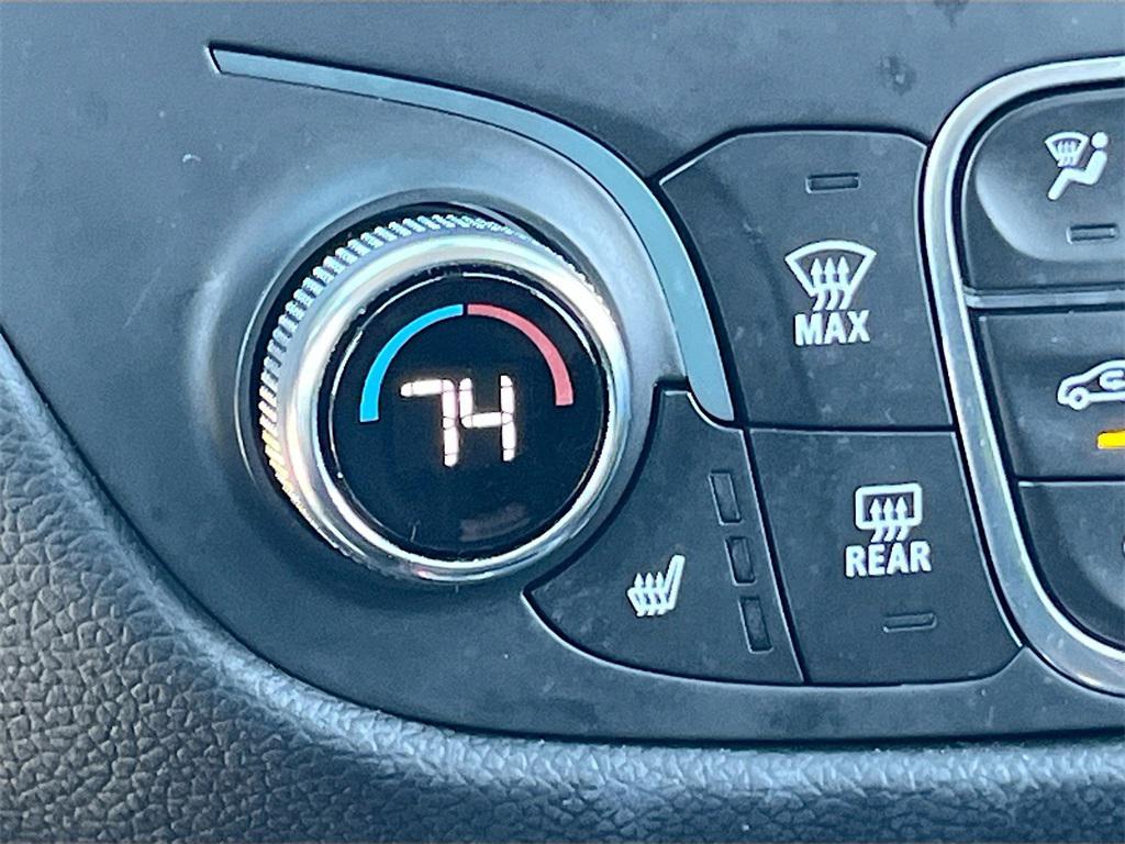 used 2022 Chevrolet Equinox car, priced at $17,080