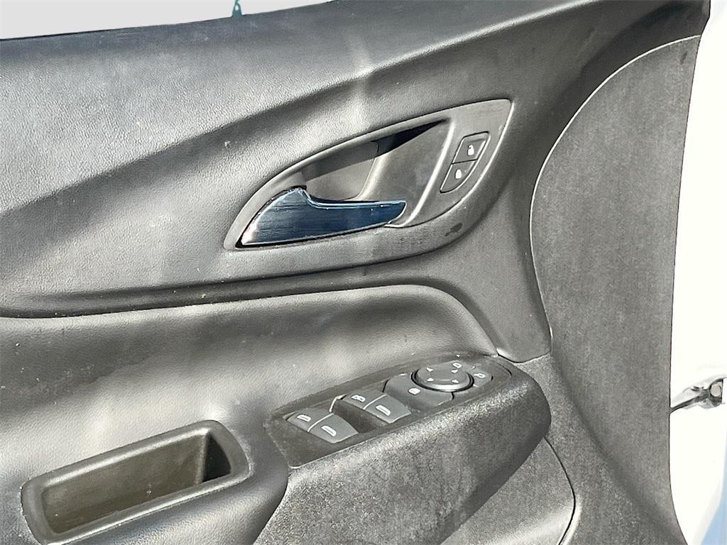 used 2022 Chevrolet Equinox car, priced at $17,080