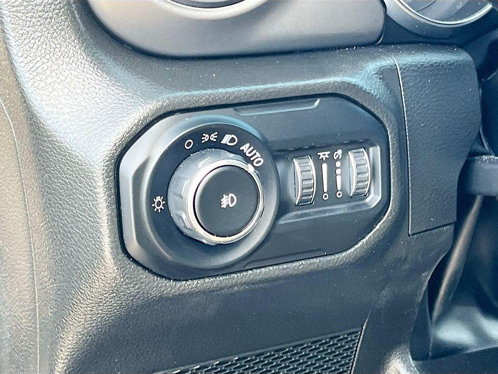 used 2022 Jeep Wrangler Unlimited car, priced at $27,572