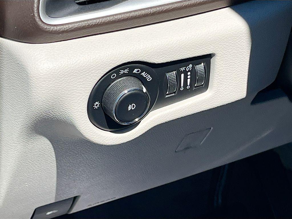 used 2017 Chrysler Pacifica car, priced at $8,029