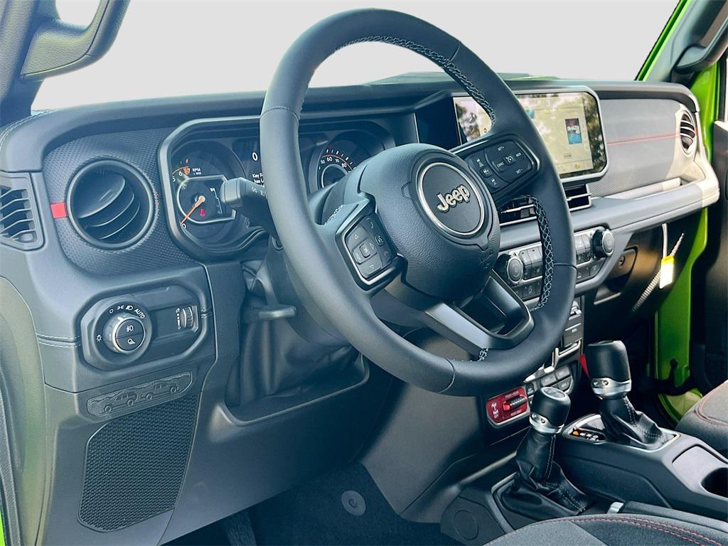 new 2025 Jeep Gladiator car, priced at $58,878