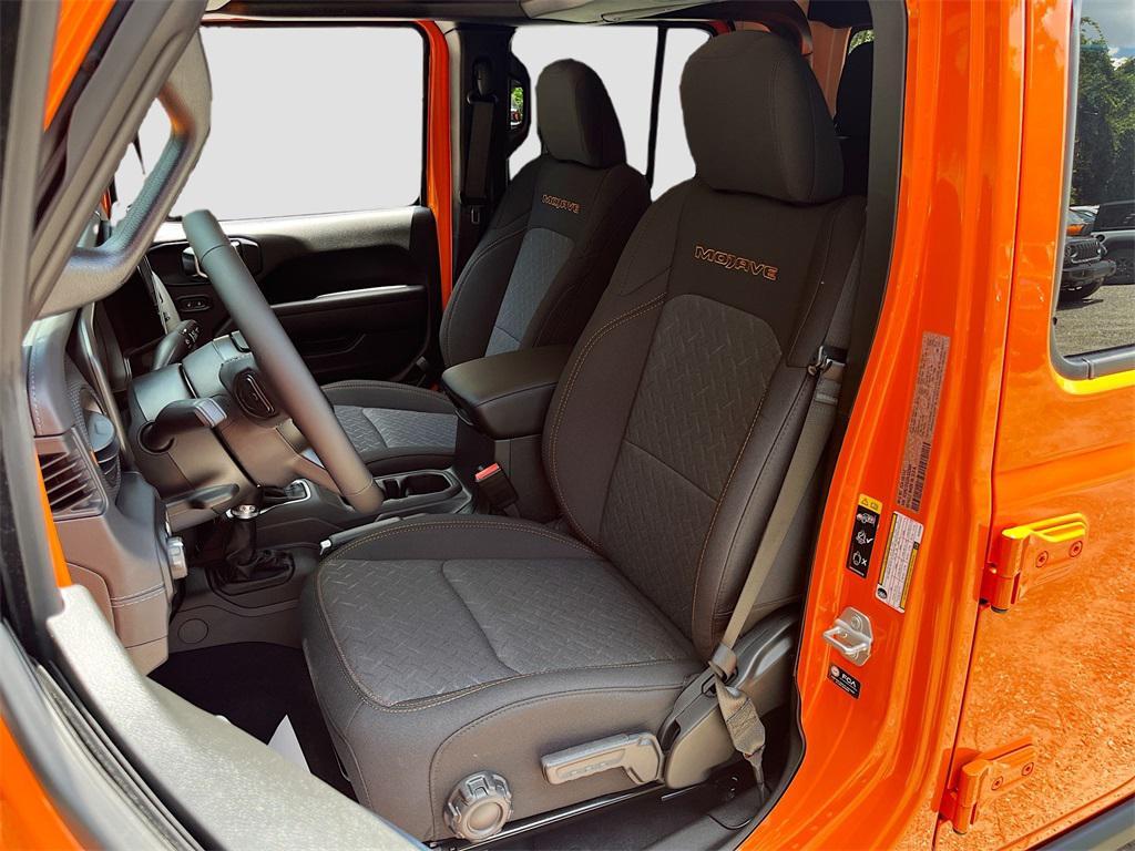 new 2025 Jeep Gladiator car, priced at $43,692