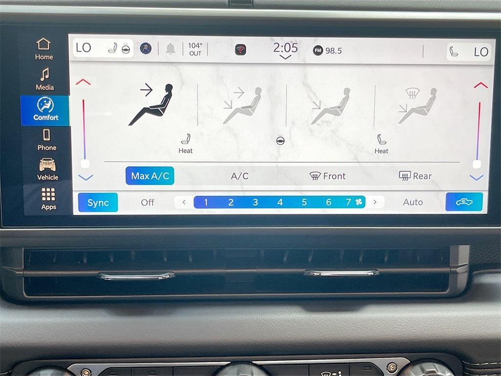 new 2025 Jeep Gladiator car, priced at $43,692