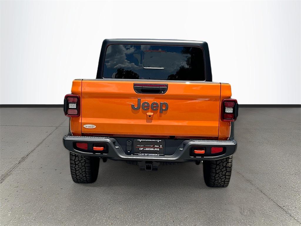 new 2025 Jeep Gladiator car, priced at $43,692