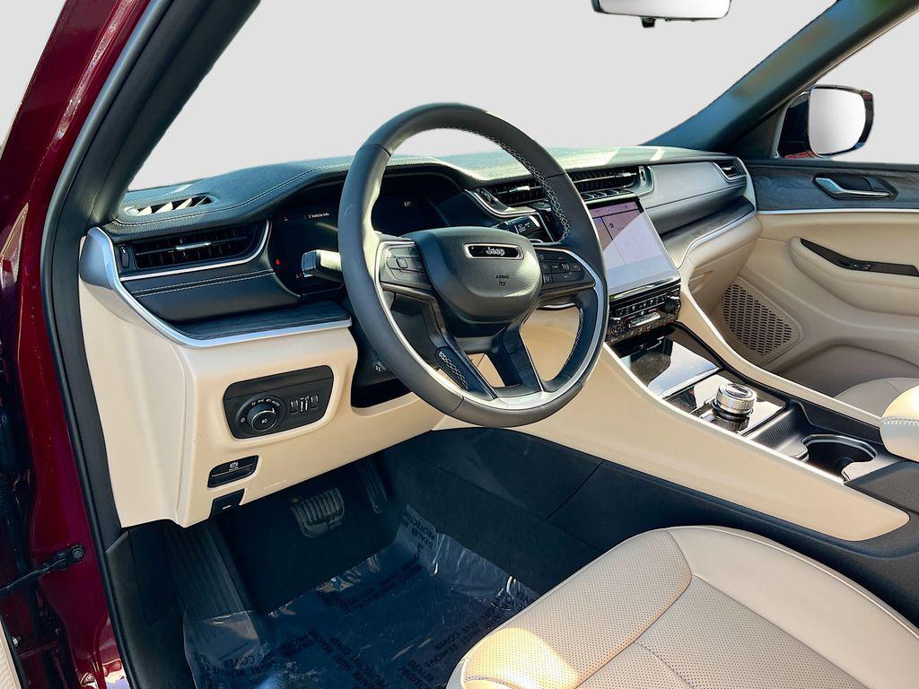 used 2025 Jeep Grand Cherokee L car, priced at $39,646