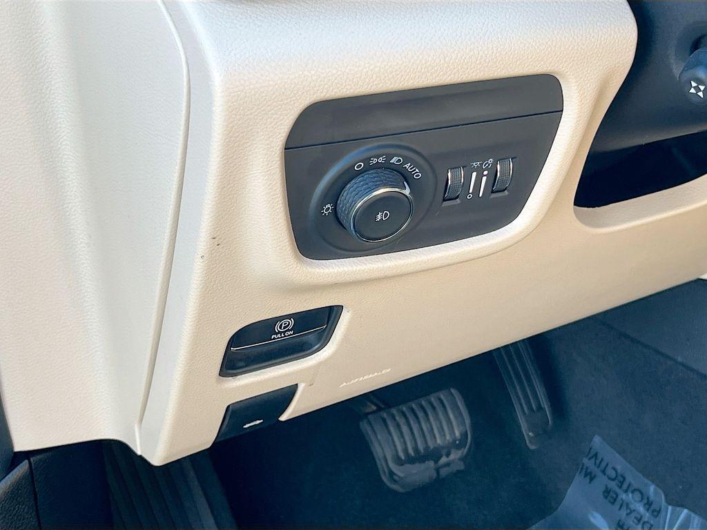 used 2025 Jeep Grand Cherokee L car, priced at $39,646