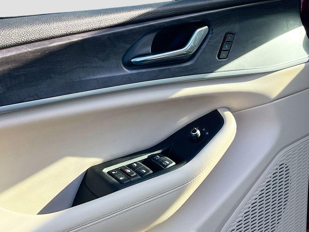 used 2025 Jeep Grand Cherokee L car, priced at $39,646