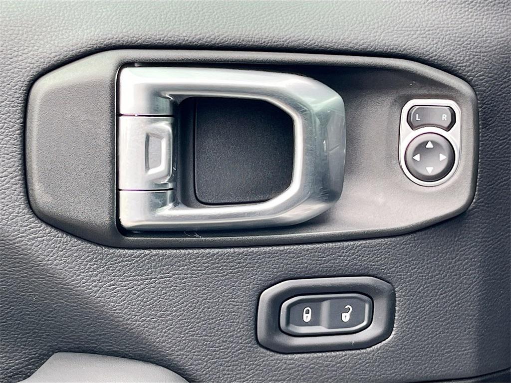 new 2025 Jeep Gladiator car, priced at $57,534