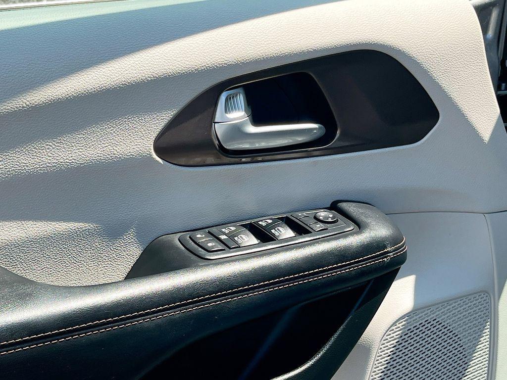 used 2018 Chrysler Pacifica car, priced at $18,276