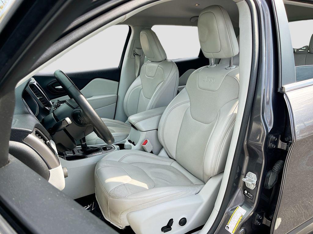 used 2022 Jeep Cherokee car, priced at $16,676