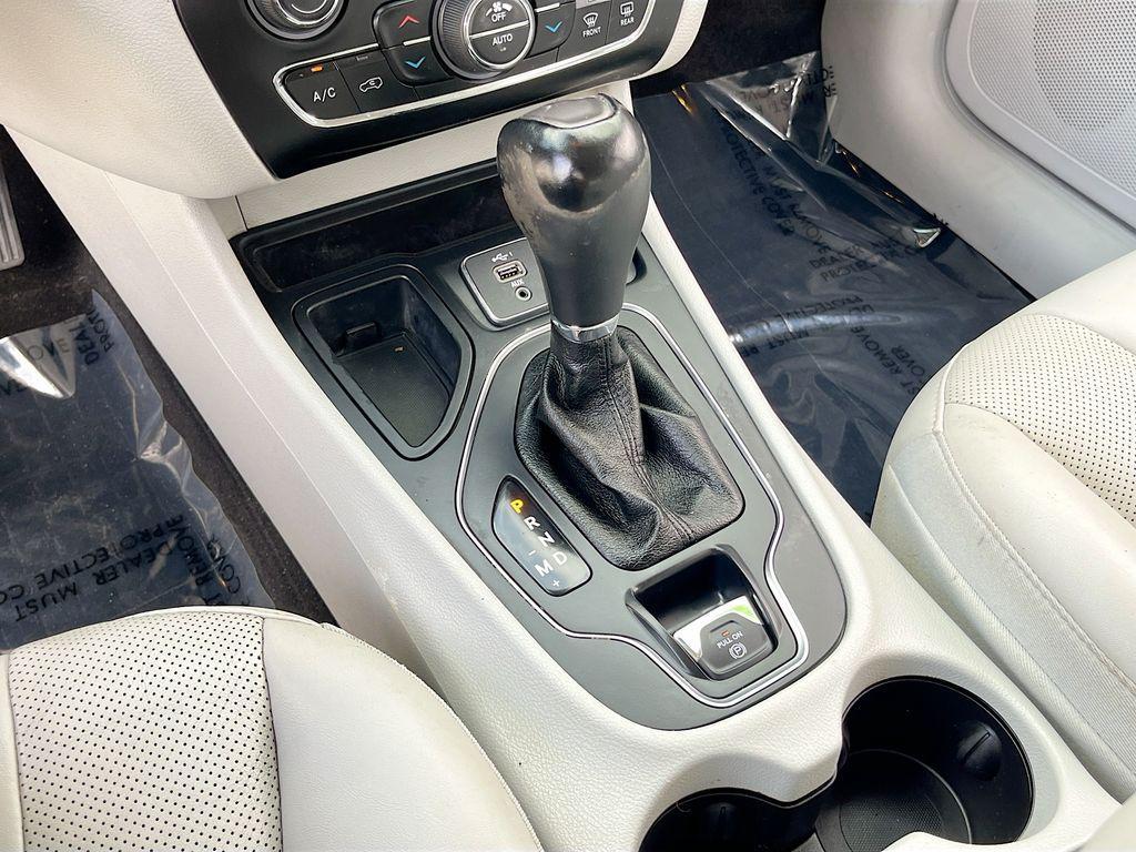 used 2022 Jeep Cherokee car, priced at $16,676