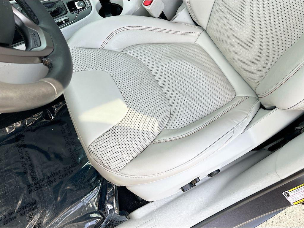 used 2022 Jeep Cherokee car, priced at $16,676