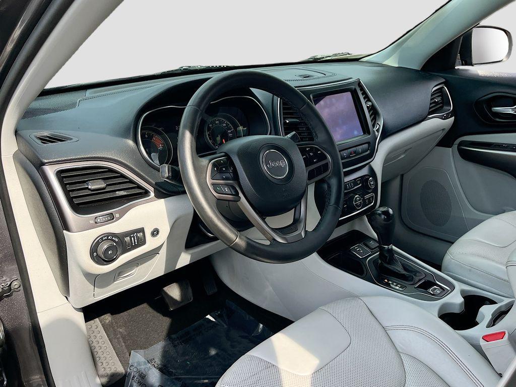 used 2022 Jeep Cherokee car, priced at $16,676