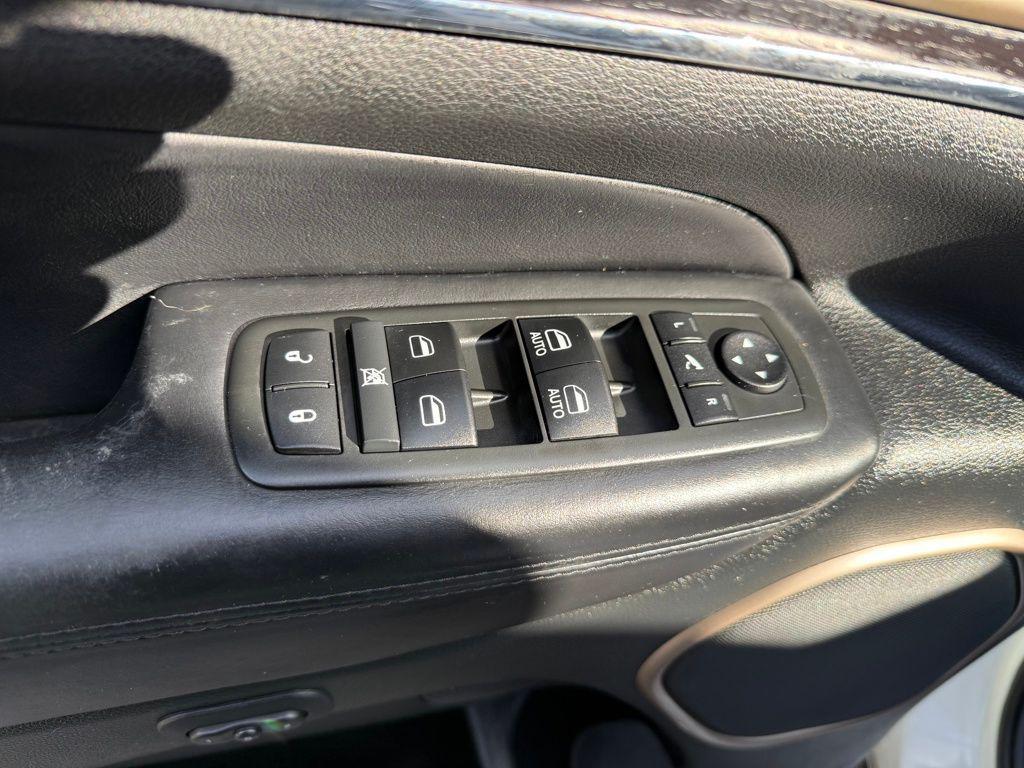 used 2014 Jeep Grand Cherokee car, priced at $11,980