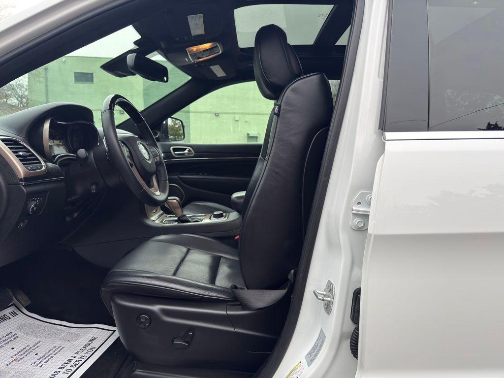 used 2016 Jeep Grand Cherokee car, priced at $15,880