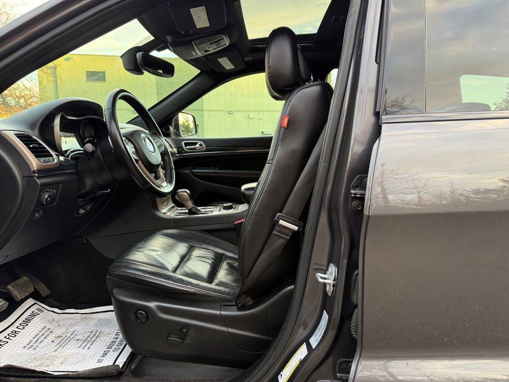 used 2017 Jeep Grand Cherokee car, priced at $12,480