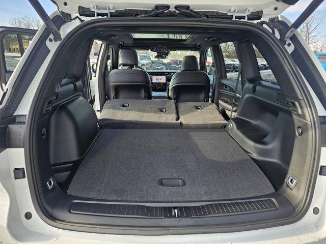 new 2025 Jeep Grand Cherokee car, priced at $52,640