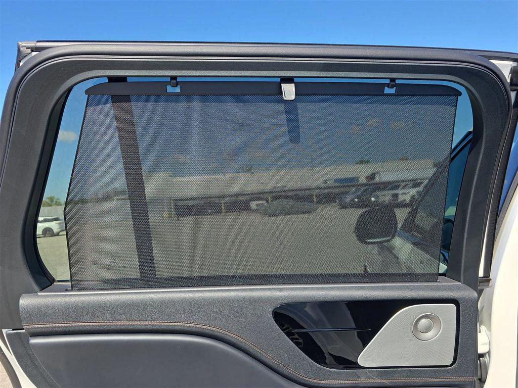 used 2025 Lincoln Aviator car, priced at $75,350