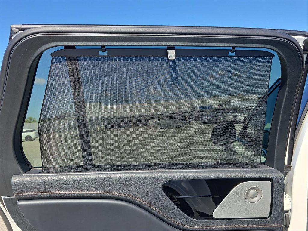 new 2025 Lincoln Aviator car, priced at $80,900