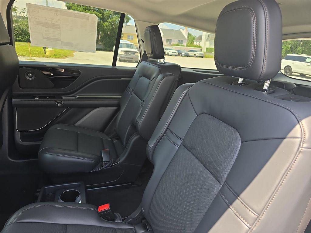 new 2025 Lincoln Aviator car, priced at $51,871