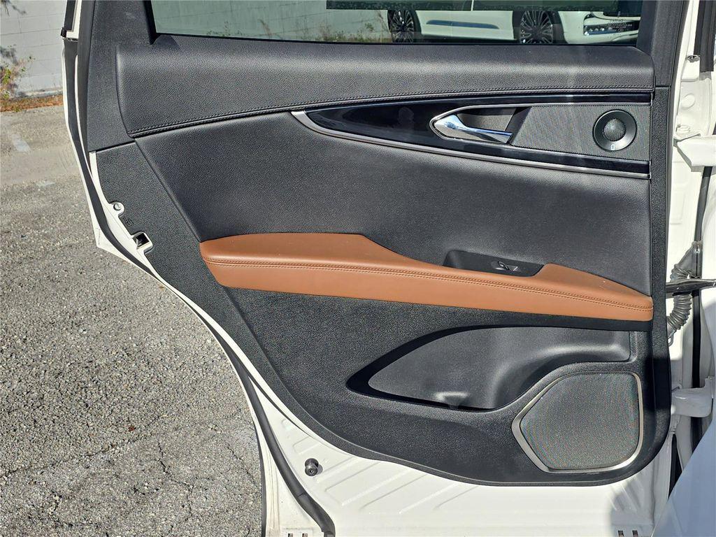 used 2022 Lincoln Nautilus car, priced at $31,238