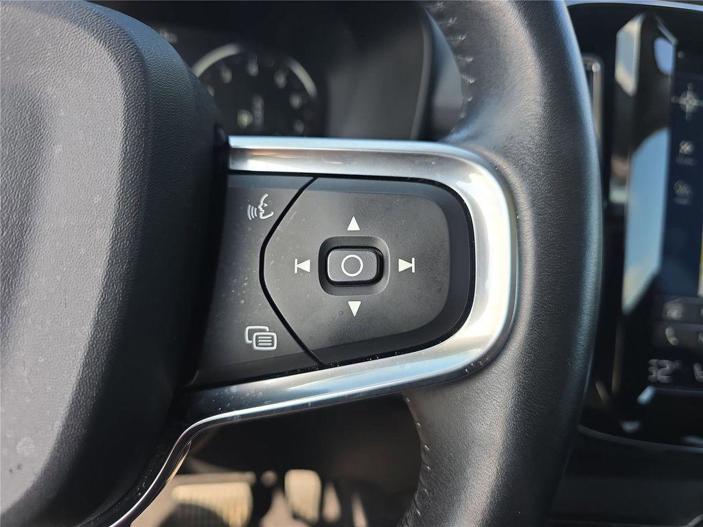 used 2020 Volvo XC40 car, priced at $18,998