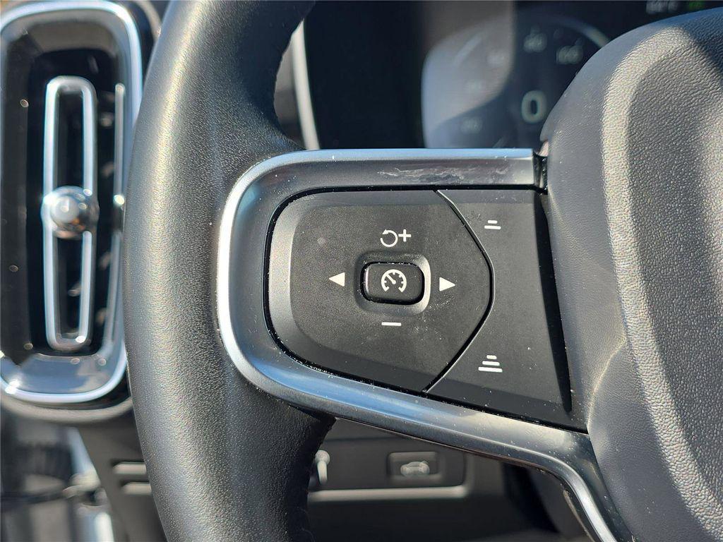 used 2020 Volvo XC40 car, priced at $18,998