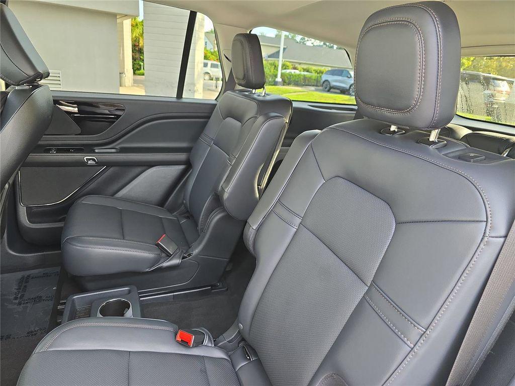 new 2025 Lincoln Aviator car, priced at $52,890