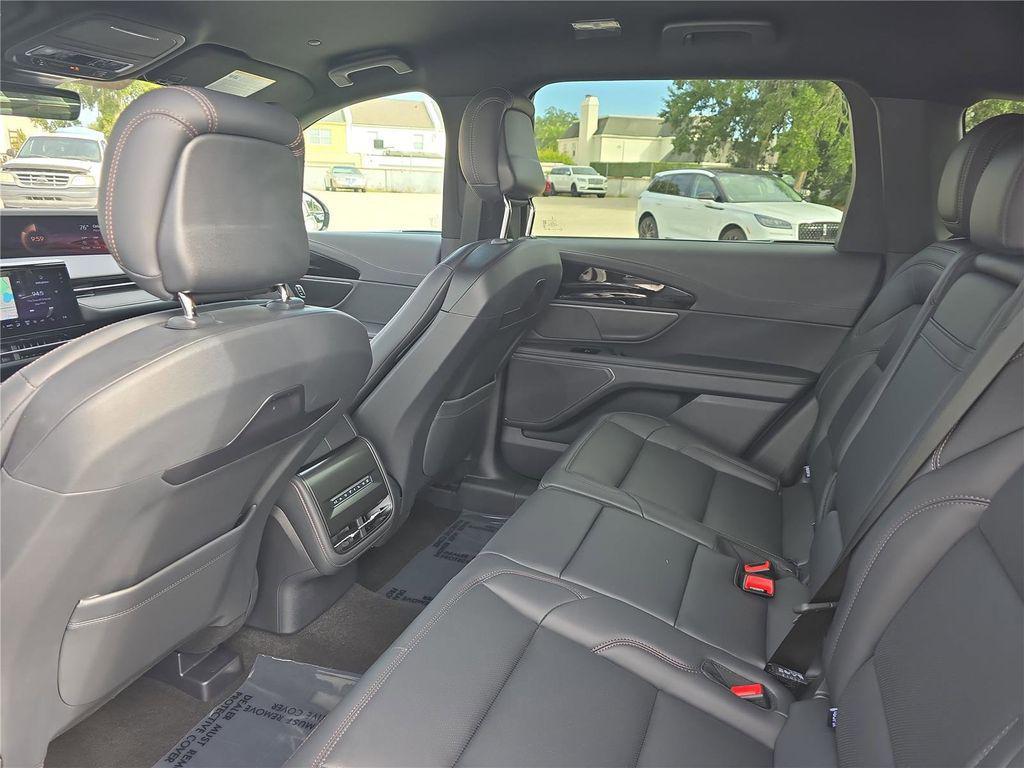 new 2025 Lincoln Nautilus car, priced at $49,719