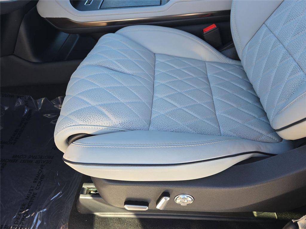 new 2026 Lincoln Navigator car, priced at $141,475