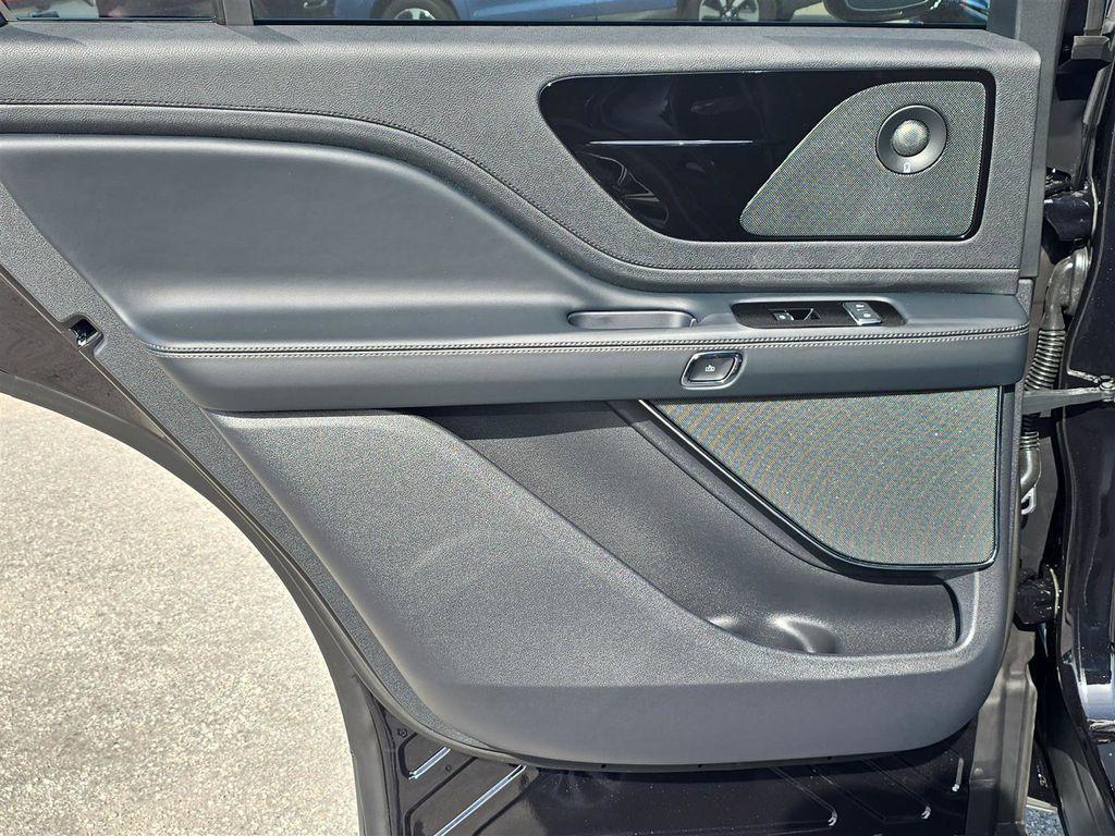 new 2025 Lincoln Aviator car, priced at $51,871