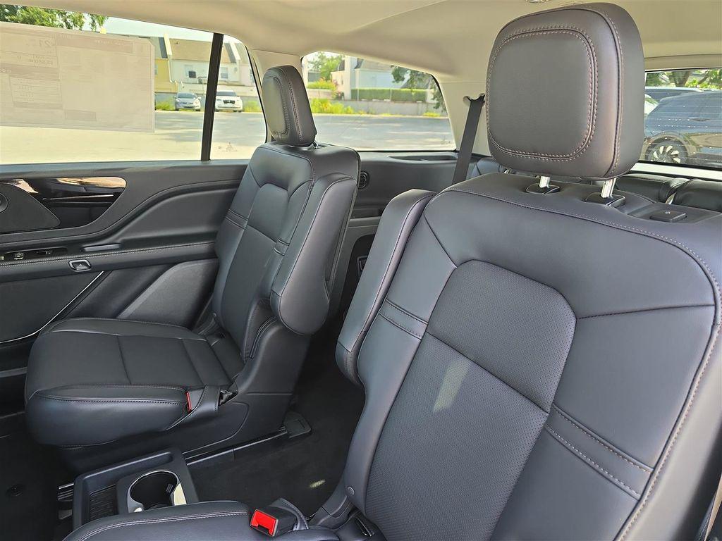 new 2025 Lincoln Aviator car, priced at $51,871