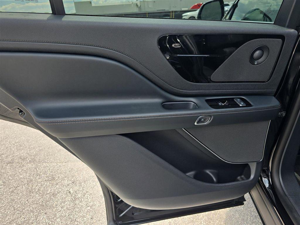 new 2025 Lincoln Aviator car, priced at $53,262