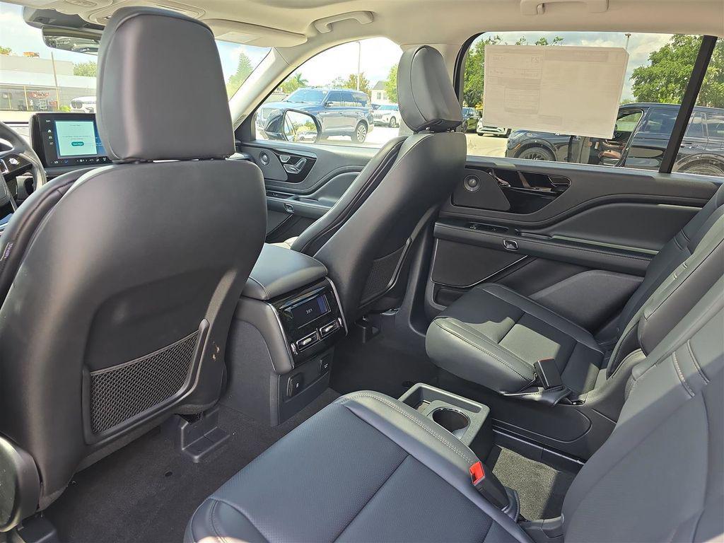 new 2025 Lincoln Aviator car, priced at $51,621