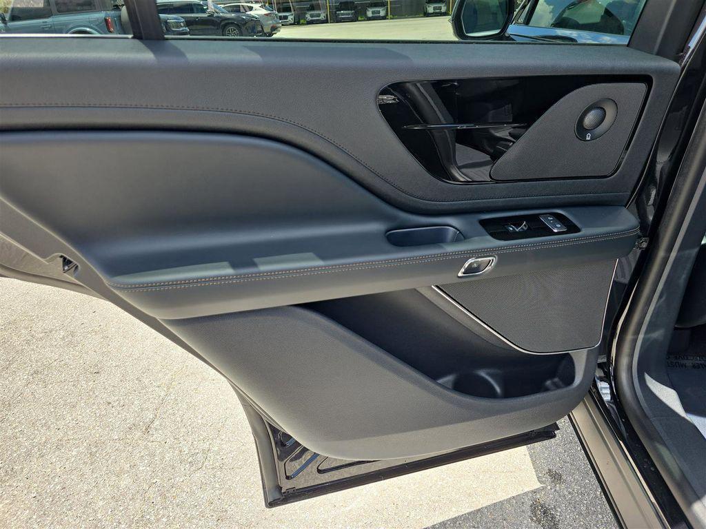 new 2025 Lincoln Aviator car, priced at $52,121